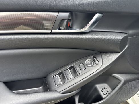 Used 2021 Honda Accord Sport image 8