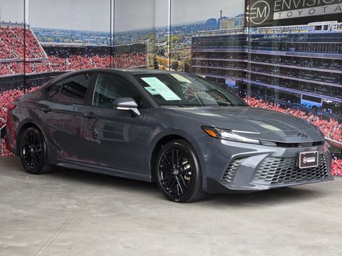 Used 2025 Toyota Camry SE w/ Multimedia Upgrade Package FWD image 1