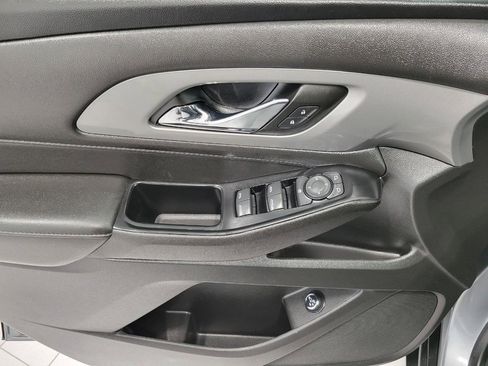 Used 2023 Chevrolet Traverse LT image 27