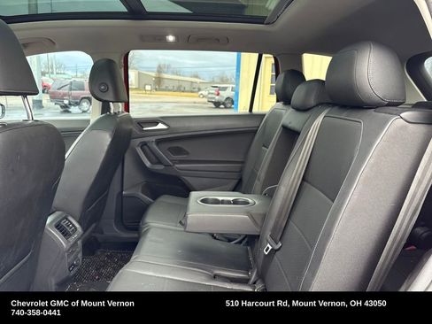 Used 2019 Volkswagen Tiguan SE w/ Panoramic Sunroof Package image 17