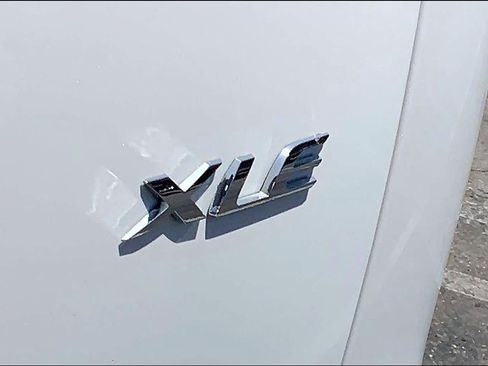 Used 2025 Toyota Corolla Cross XLE w/ Convenience Package FWD image 9