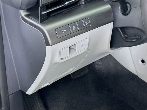 Certified 2025 Hyundai Kona SEL image 10