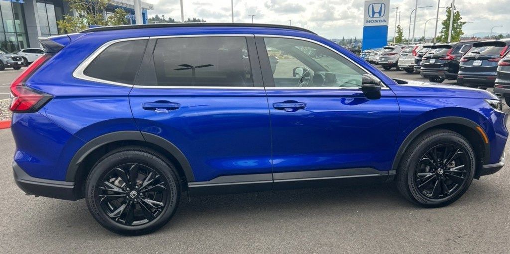 Used 2025 Honda CR-V Sport Touring image 9