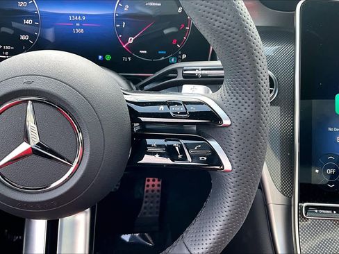 Used 2026 Mercedes-Benz GLC 300 4MATIC image 25