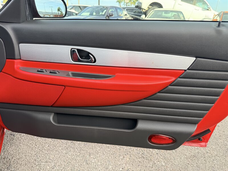 Used 2002 Ford Thunderbird RWD image 25