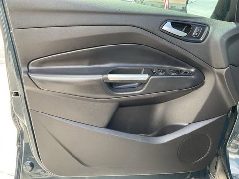 Used 2019 Ford Escape SE FWD image 13