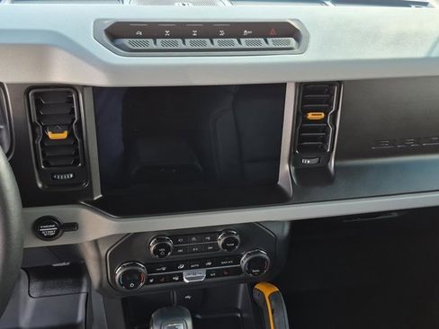 Used 2023 Ford Bronco Badlands image 17