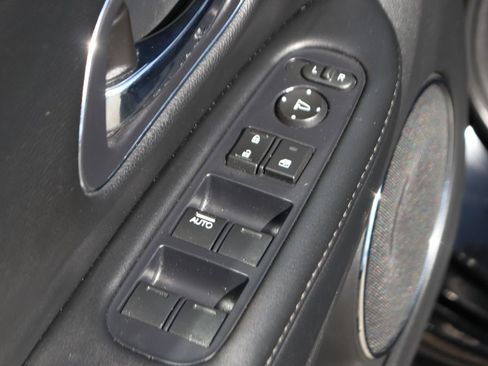Used 2019 Honda HR-V Touring image 15