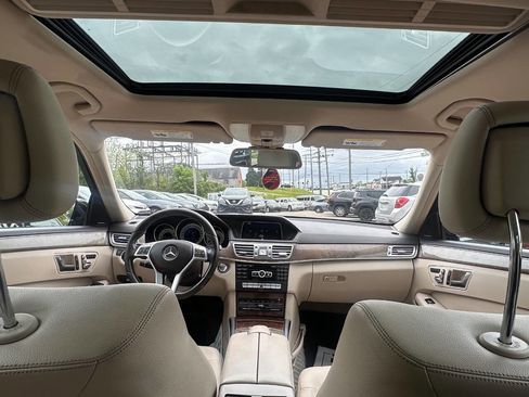 Used 2014 Mercedes-Benz E 350 4MATIC Sedan image 18