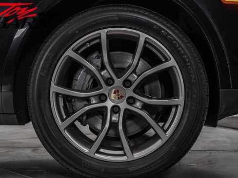 Used 2022 Porsche Cayenne S image 14