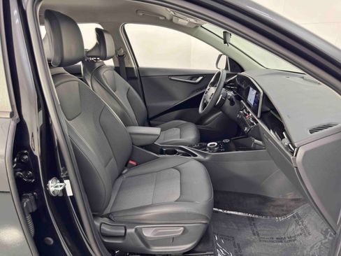 Used 2023 Kia Niro EX image 14