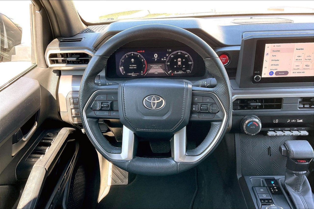 Used 2025 Toyota Tacoma TRD Off-Road AWD/4WD image 9