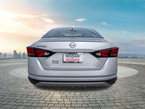Certified 2025 Nissan Altima 2.5 SV FWD image 6
