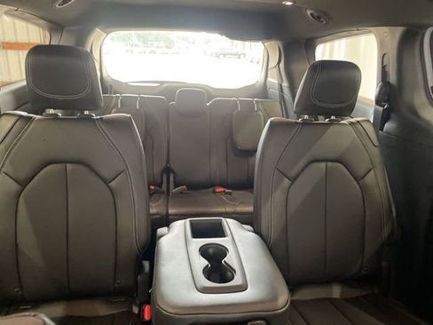 New 2026 Chrysler Pacifica Select image 33