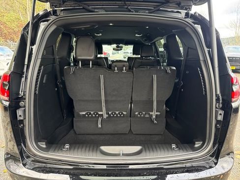 New 2026 Chrysler Pacifica Select image 13