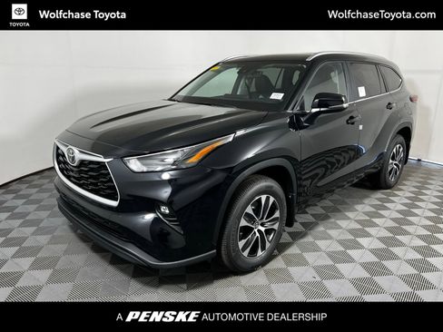 Used 2026 Toyota Highlander XLE image 1