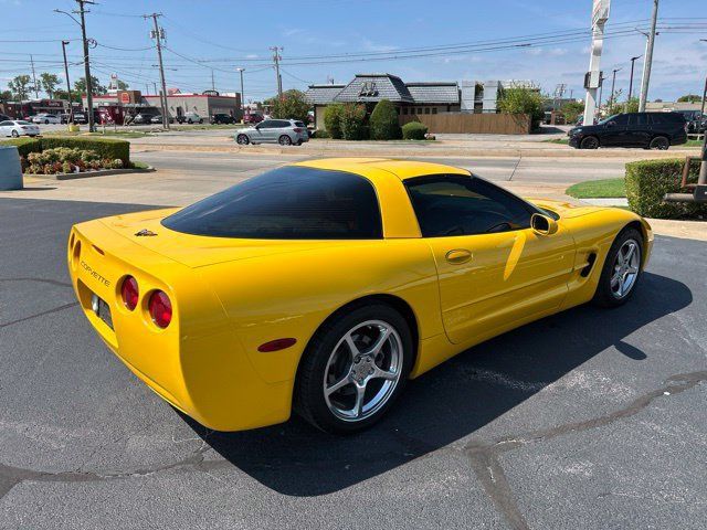 Used 2001 Chevrolet Corvette Coupe w/ Preferred Equipment Group2 RWD image 7
