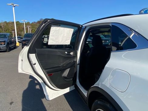 New 2025 Ford Escape SE w/ PHEV Premium Package image 26