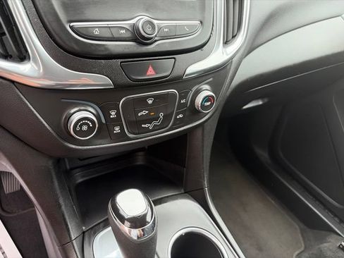 Used 2021 Chevrolet Equinox LT FWD image 23