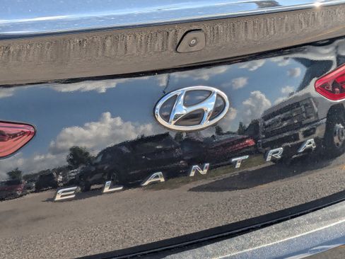 Used 2020 Hyundai Elantra SE w/ Cargo Package (C1) FWD image 30