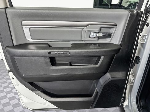 Used 2021 RAM 1500 Classic SLT image 25