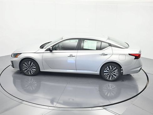 Certified 2024 Nissan Altima 2.5 SV FWD image 35