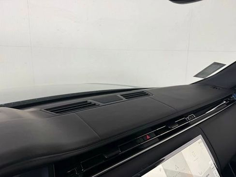 New 2026 Land Rover Range Rover SE image 30