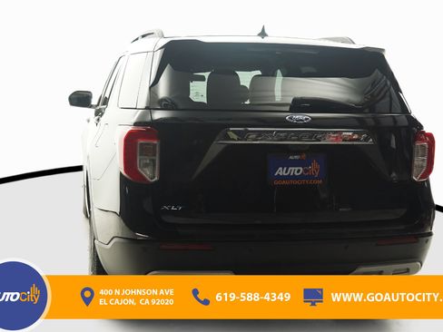 Used 2022 Ford Explorer XLT w/ Equipment Group 202A RWD image 12