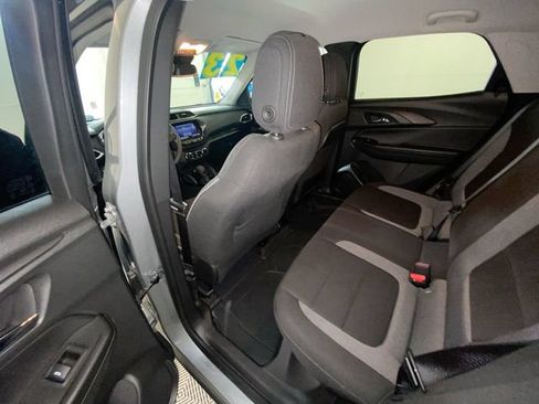 Used 2023 Chevrolet TrailBlazer LT FWD image 29