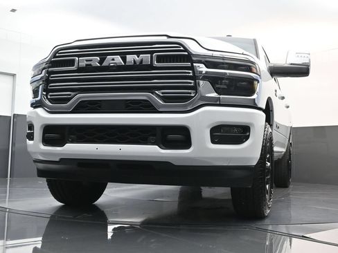 Used 2026 RAM 2500 Laramie AWD/4WD image 30