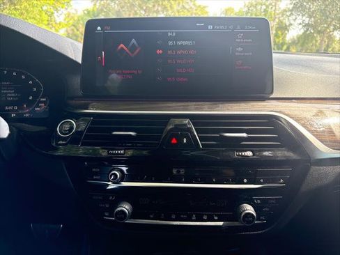 Used 2021 BMW 530i w/ M Sport Package RWD image 30