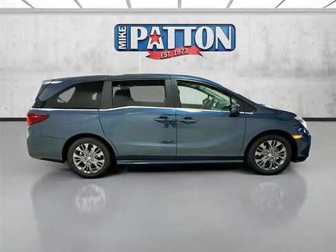 New 2026 Honda Odyssey Touring image 8