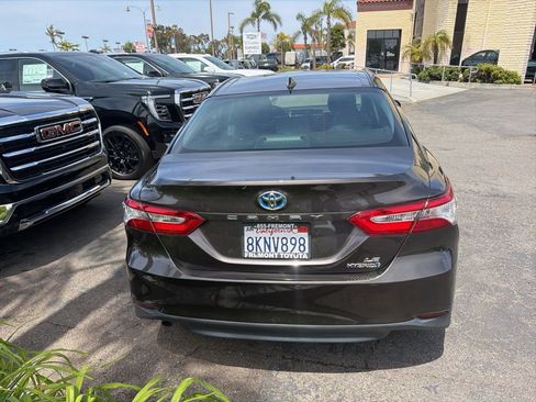 Used 2019 Toyota Camry LE w/ Sunroof Package FWD image 5