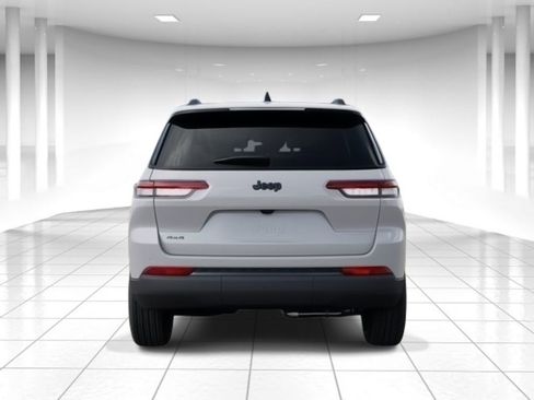 New 2025 Jeep Grand Cherokee L Altitude image 7