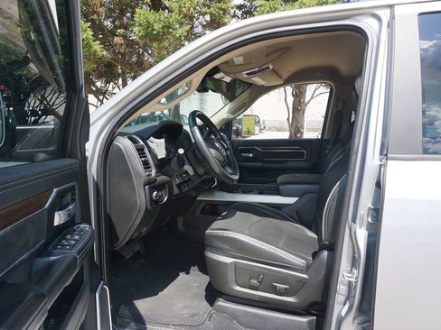 Used 2022 RAM 2500 Laramie AWD/4WD image 2