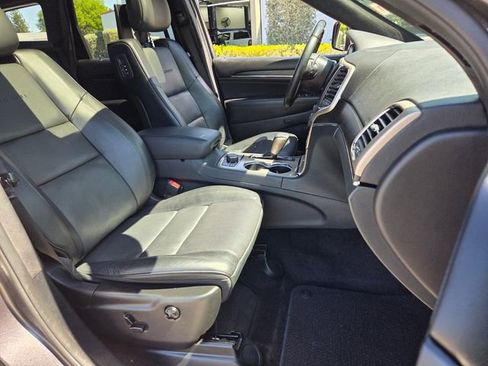 Used 2016 Jeep Grand Cherokee Summit w/ Platinum Series Group image 31