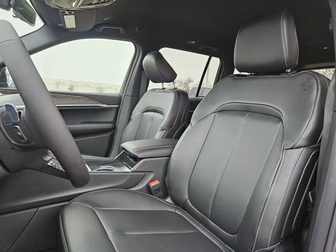 New 2026 Jeep Grand Cherokee Limited RWD image 12