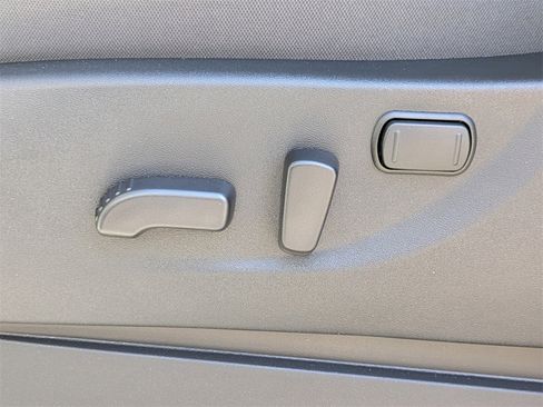 New 2025 Nissan Frontier SV image 20