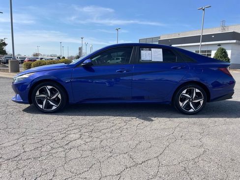 Used 2023 Hyundai Elantra SEL w/ Convenience Package image 4