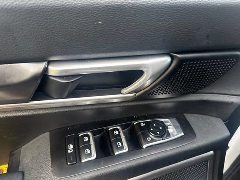 Used 2025 Kia Telluride S FWD image 8