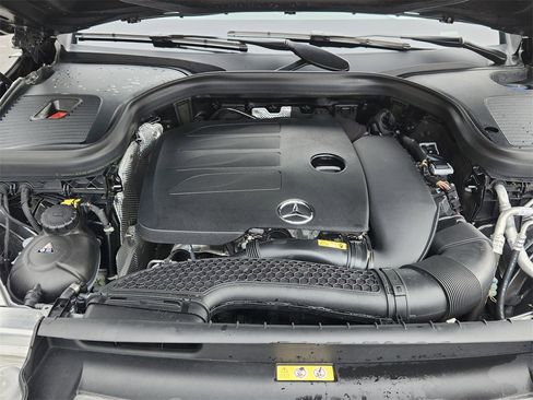 Used 2021 Mercedes-Benz GLC 300 GLC 300 image 17