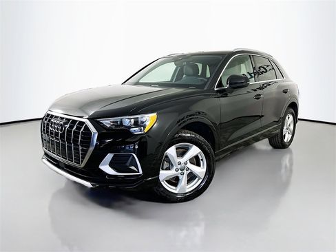 Used 2020 Audi Q3 2.0T Premium w/ Convenience Package image 3