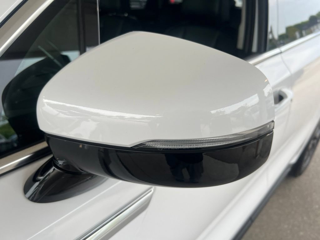 Certified 2024 Kia Sorento S FWD image 29