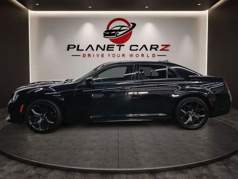 Used 2021 Chrysler 300 S w/ Popular Equipment Group RWD image 2