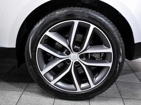 Used 2025 Land Rover Range Rover SE image 8