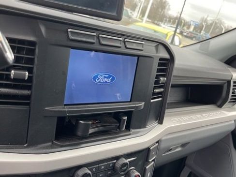 Used 2024 Ford F250 XL w/ XL Chrome Package image 6