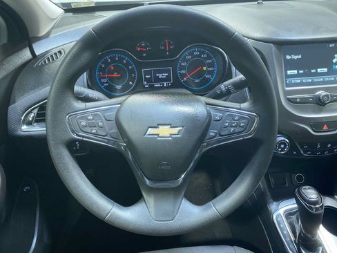 Used 2017 Chevrolet Cruze LT w/ Convenience Package FWD image 15
