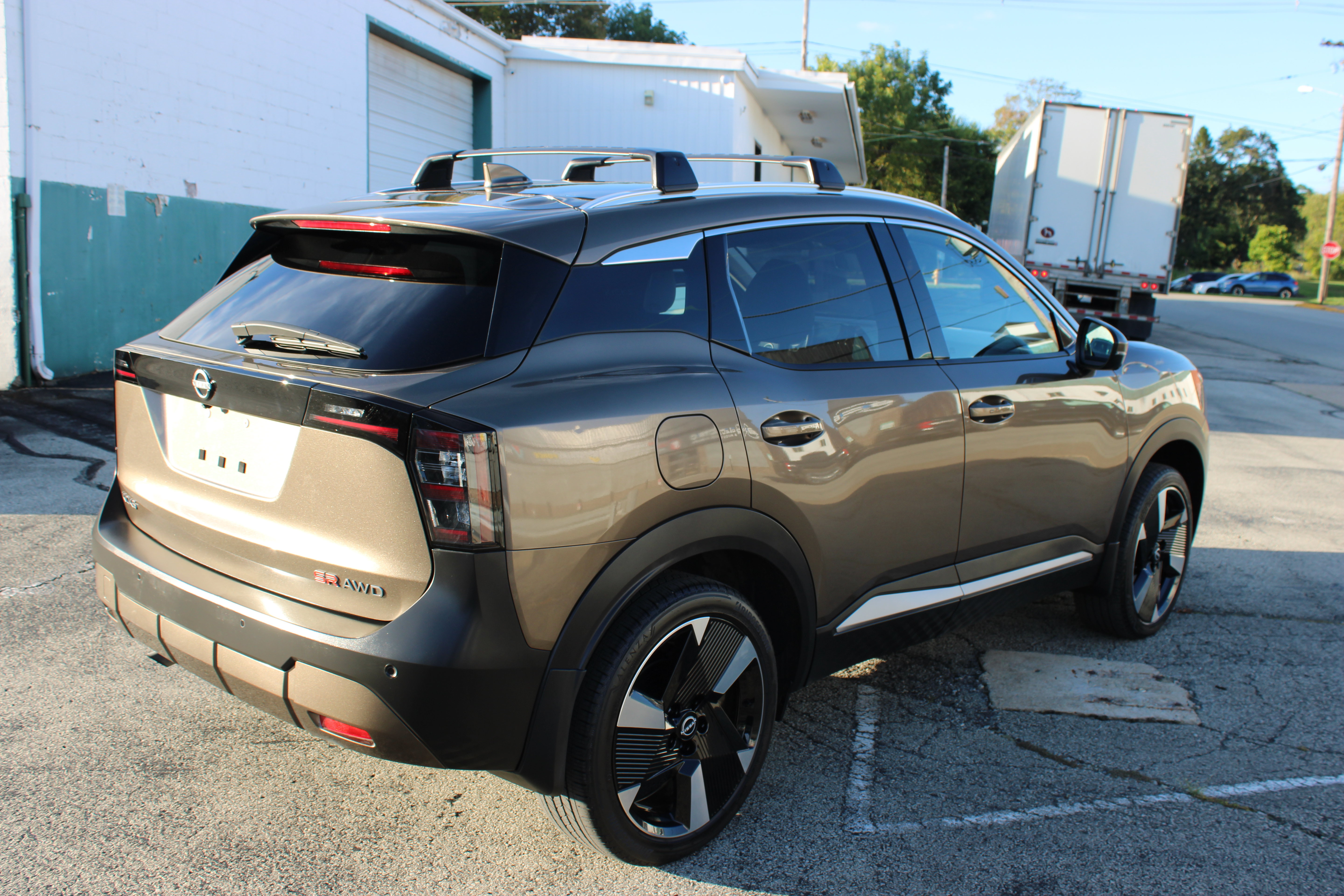 Certified 2025 Nissan Kicks SR w/ Illumination Package AWD/4WD image 6