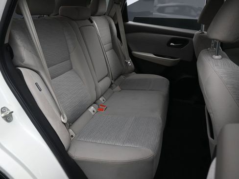 Used 2021 Nissan Rogue SV image 29