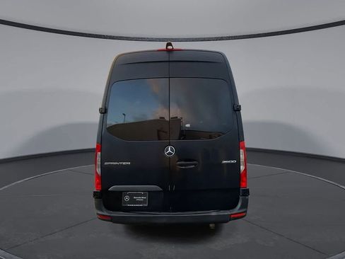 Used 2019 Mercedes-Benz Sprinter 2500 image 10